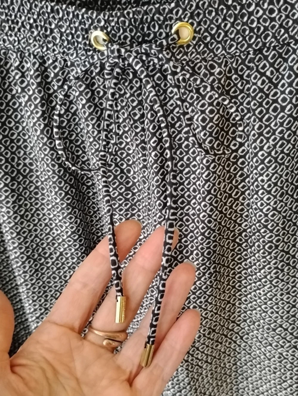 Michael Kors Black & White Printed Pull-On Pants